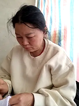 yoowwmr Chat XXX live