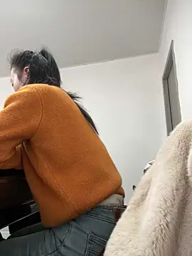 fanfan-FF's Live XXX Chat