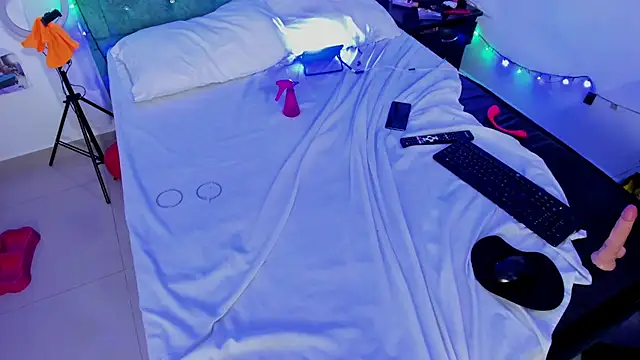 Rihanna_hotx's Live XXX Chat