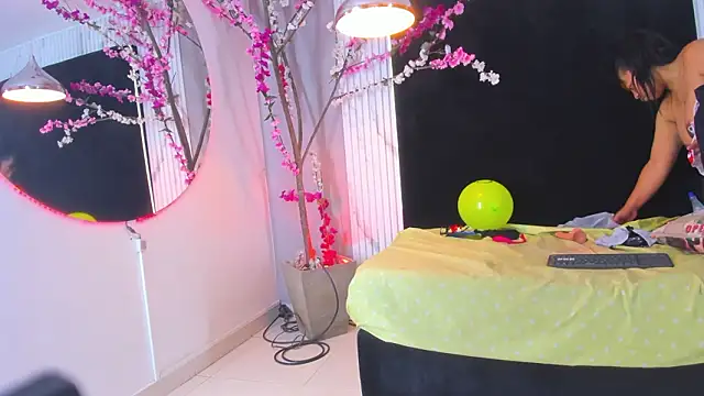 Aliyah_Brooks_cr Adlı Modelin Canlı XXX Sohbeti