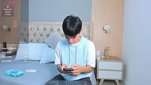 Maxii18_'s Live XXX Chat