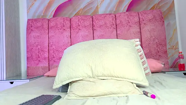 emmacurvy élő XXX-chatje