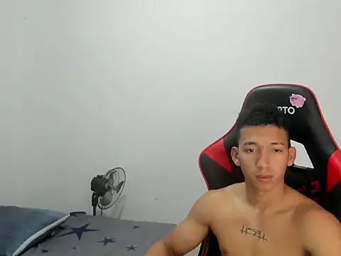 JuanchiT66's Live XXX Chat