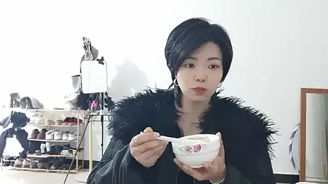 Lulu-uu élő XXX-chatje