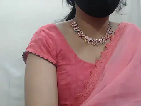 Chat XXX en directo de Lovely_Siri_23