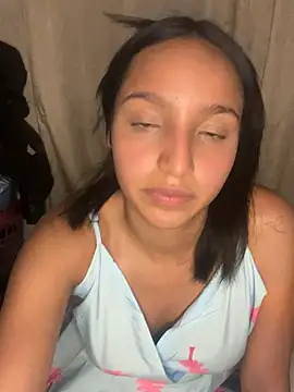 Eve_Ritz: διαδικτυακό σόου στην κάμερα