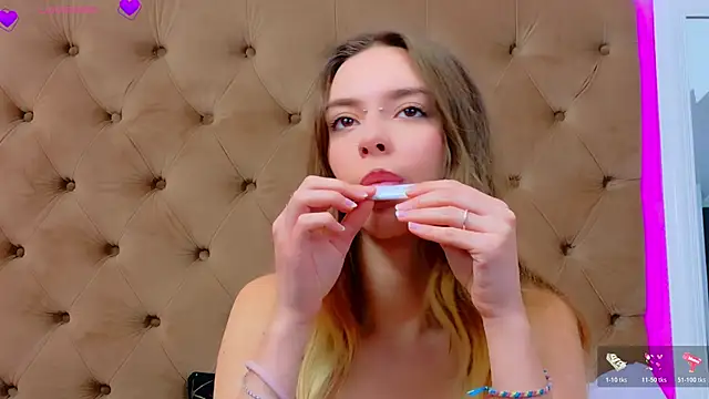 CoraVex 라이브 XXX 채팅