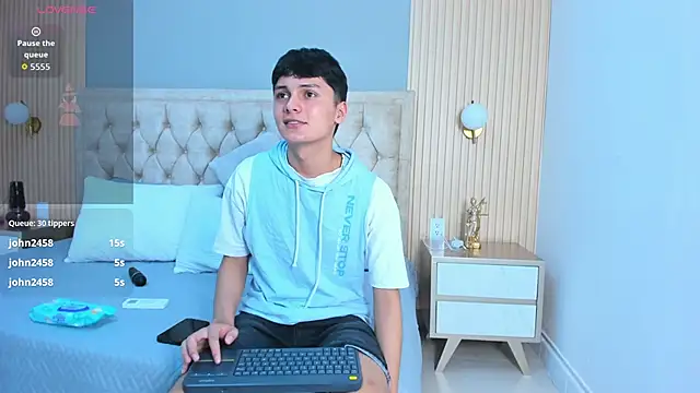 دردشة Maxii18_ الجنسية المباشرة