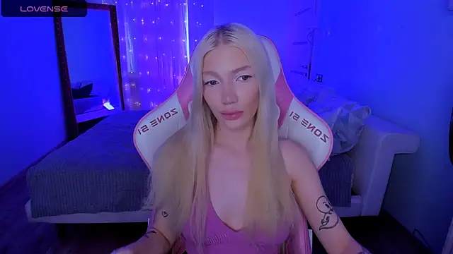 AnyaTaylor_ Chat XXX in diretta