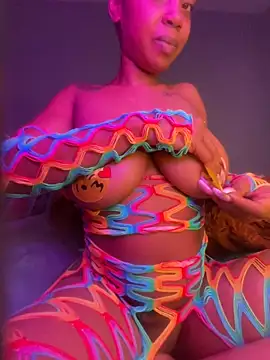 TheRealOshunQueen's Live XXX Chat