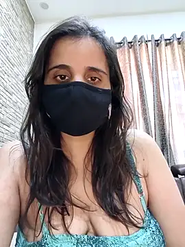 tinaarora Chat XXX in diretta