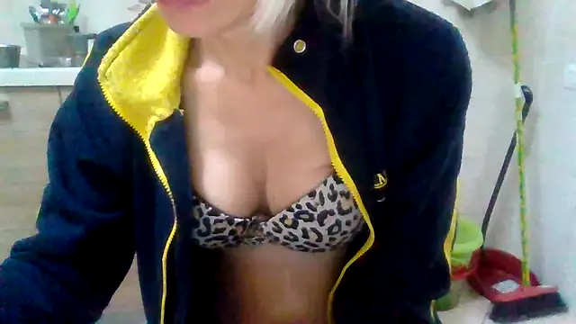 Kelly80's Live XXX Chat