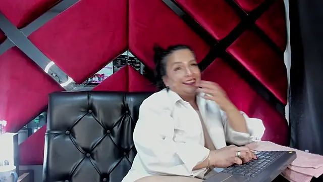 Chat XXX ao vivo de Kendra-Foxxy