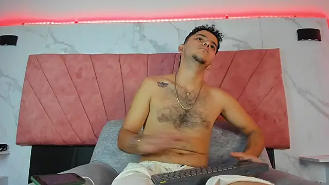 Chatroom XXX en direct de HellAndDante_