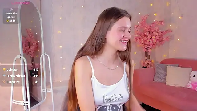 Renesmy_Black 即時 XXX 聊天