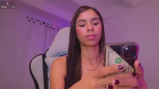 BrunetteAdams001 – Live XXX-chat