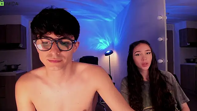 Chat +18 de Mikeyvioleta_ ao vivo