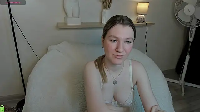 LinaRayy – Live XXX-chat