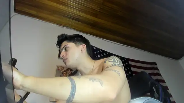 charlie_hotxxx's Live XXX Chat