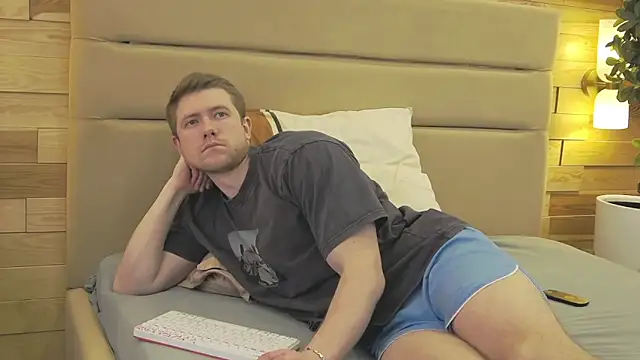 EthanPinkman live XXX chat