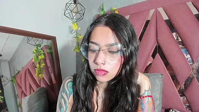 viollettaa_'s Live XXX Chat