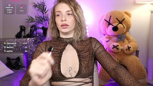 NovaHollisx élő XXX-chatje