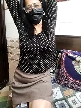 meenu_bhabhi547 Adlı Modelin Canlı XXX Sohbeti