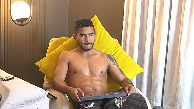 Reik_Vonn's Live XXX Chat