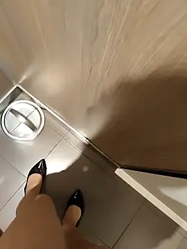 Miky_Lyn: онлайн-секс-чат