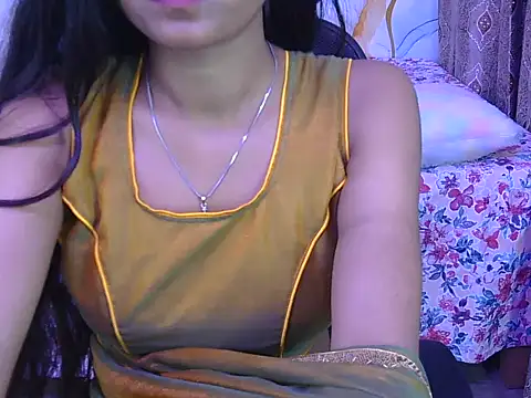 Shinykrishaa: вебкам-шоу