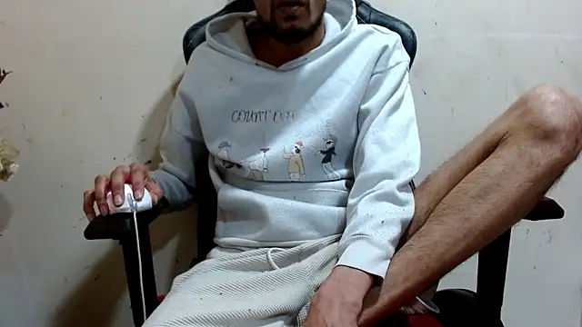 Calientes96's Live XXX Chat