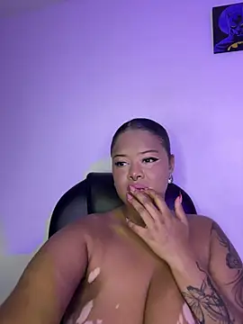 Antonella_03s' Webcam Show