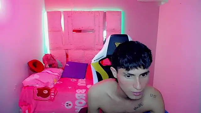 Akyra_latinn's Live XXX Chat