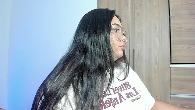 Emma_cloup Chat XXX in diretta