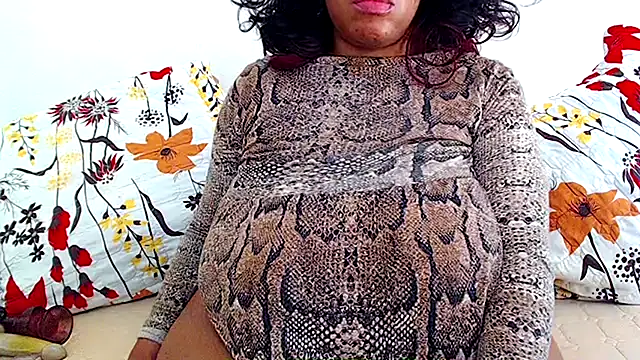 Ebonylovelyx's Live XXX Chat