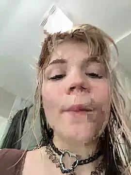 Cutiepiespanks: онлайн-секс-чат