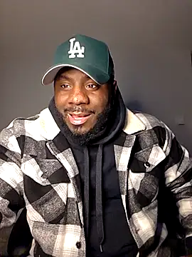 Stayinalive1992: διαδικτυακό σόου στην κάμερα