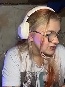 Sophia_Weest99: онлайн-секс-чат