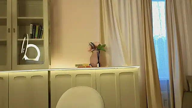 Alisia_Mars: онлайн-секс-чат