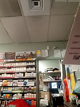 ChuckyyDee Show in webcam