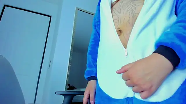 Show de Kitty_ravee na webcam