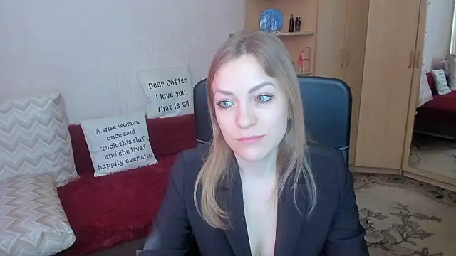 Tiffany_Bates Chat XXX live