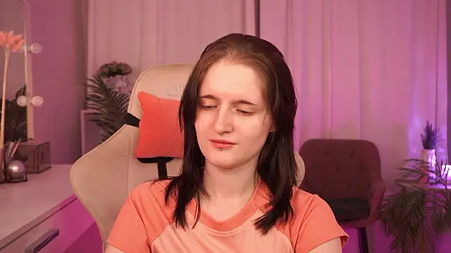 EffieLiliumのライブXXXチャット