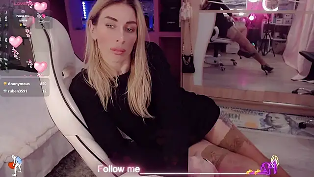 AnnieGOld_ Live XXX-chat