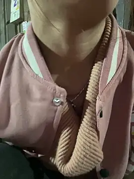 Chat XXX en directo de nhinhi-sexy