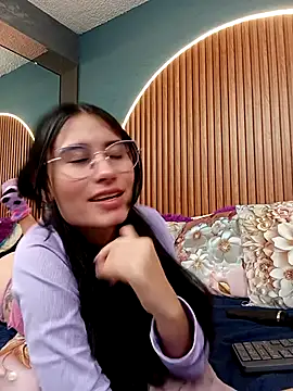 NayeCloud's Live XXX Chat