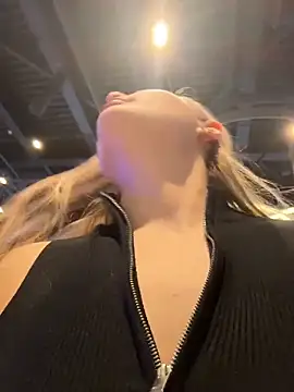 XXX chat uživo modela VineraSweet