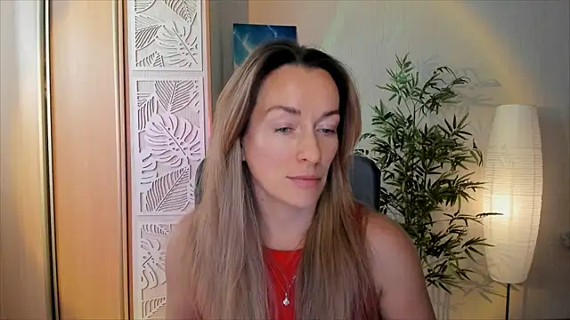 XXX chat uživo modela RebeccaMartinez