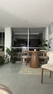 Valenthino_Salvatore 即時 XXX 聊天