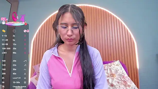 NayeCloudn Live XXX chat